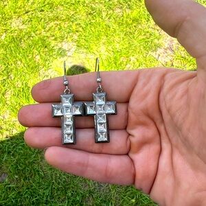 Cross rhinestone zirconium gun color handmade earrings